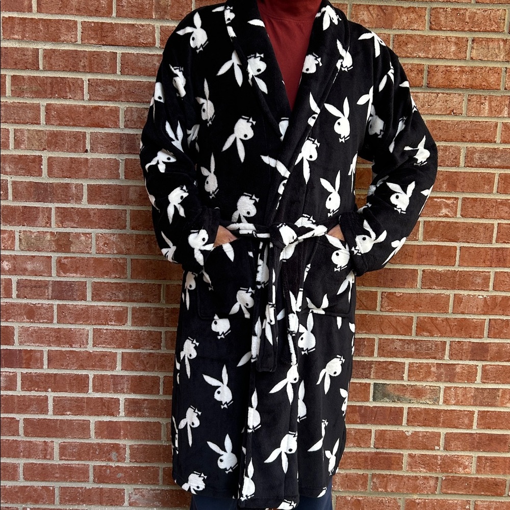 PLAYBOY Men’s Black/White Lightweight Fleece Knee Length Robe